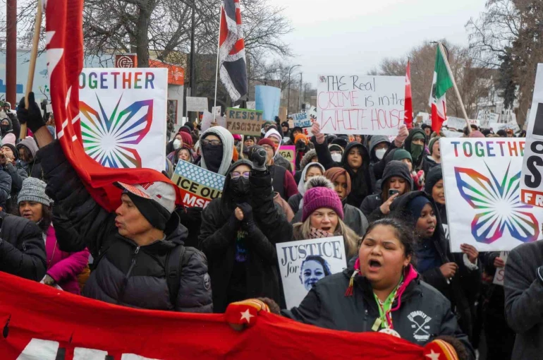 ABD’de binlerce kişi ICE’i protesto etmek için sokaklarda