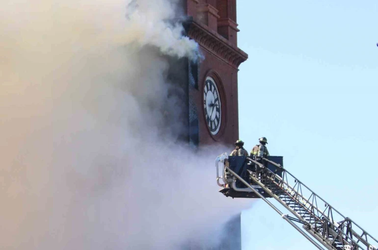 ABD’de tarihi adliye binasında yangın 