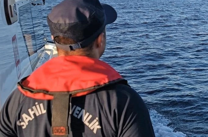 Açıldığı denizden geri dönemeyen şahsı Sahil Güvenlik kurtardı 