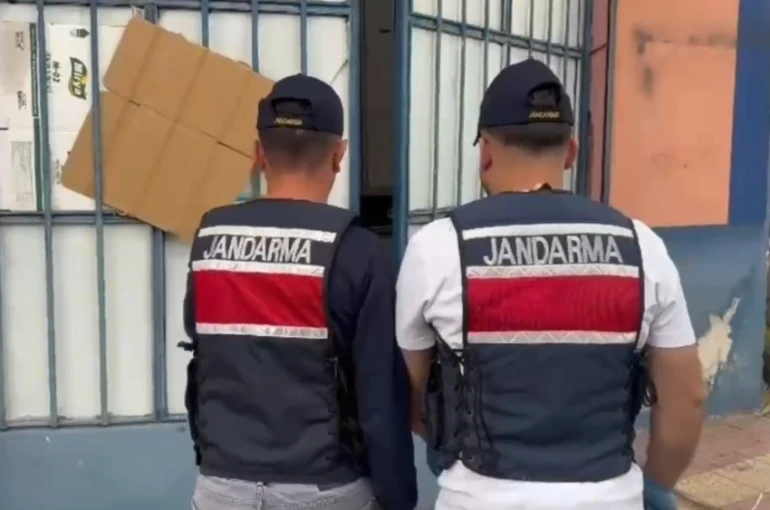 Adana ve Konya’da 13 bin 633 litre kaçak alkol ele geçirildi