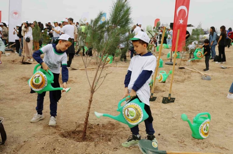 Adana’da 840 bin fidan toprakla buluştu 