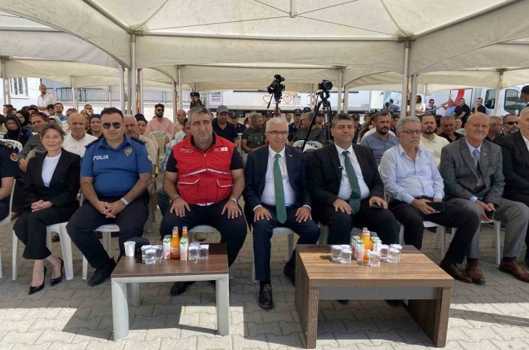 Adana’da deprem mağduru çiftçilere Kızılay’dan destek 
