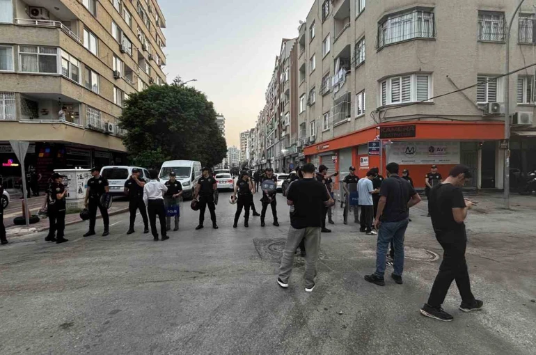 Adana’da Furkan Vakfı’na yönelik operasyon: Polis Alparslan Kuytul’un evinde arama yapıyor 