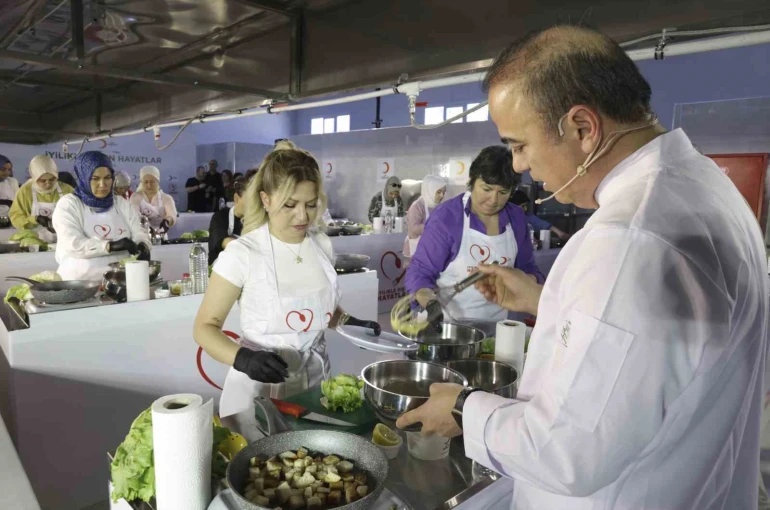 Adana’da kadınlar aşçılık atölyesinde eğitim aldı 