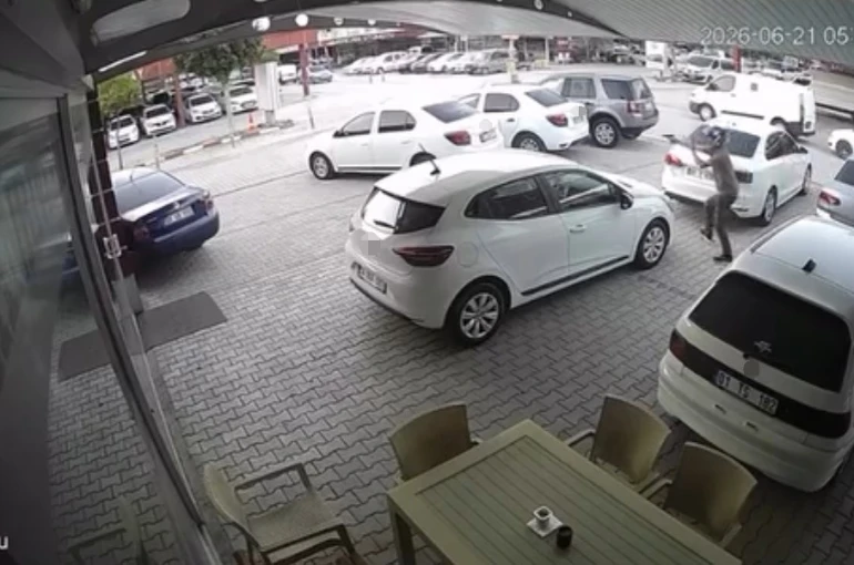 Adana’da oto galericiler sitesinde silahlı saldırı: Çok sayıda araç zarar gördü