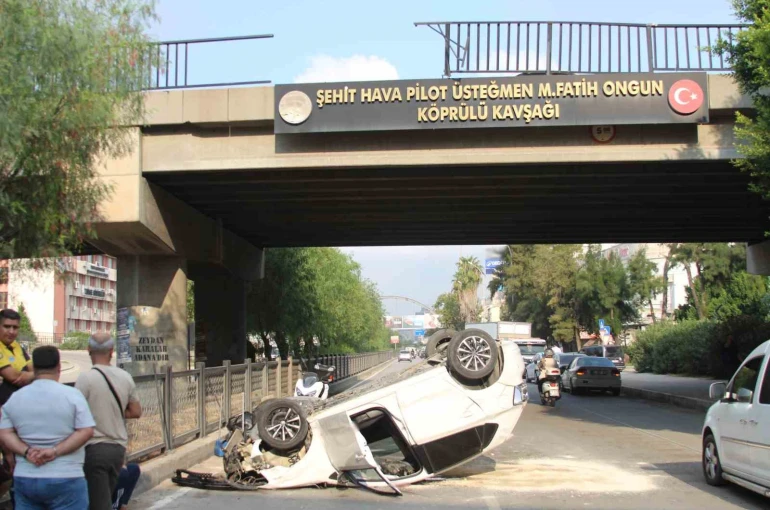 Adana’da otomobil köprüden yola düştü: 1 yaralı