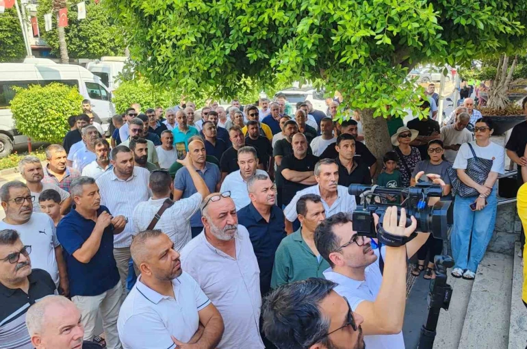 Adana’da servisçilerin ’S’ plaka tepkisi 