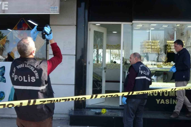 Adana’da silahlı kuyumcu soygunu 