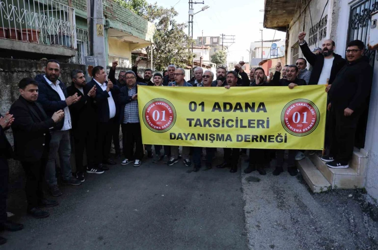 Adana’da taksicilerden korsan taksi eylemi 