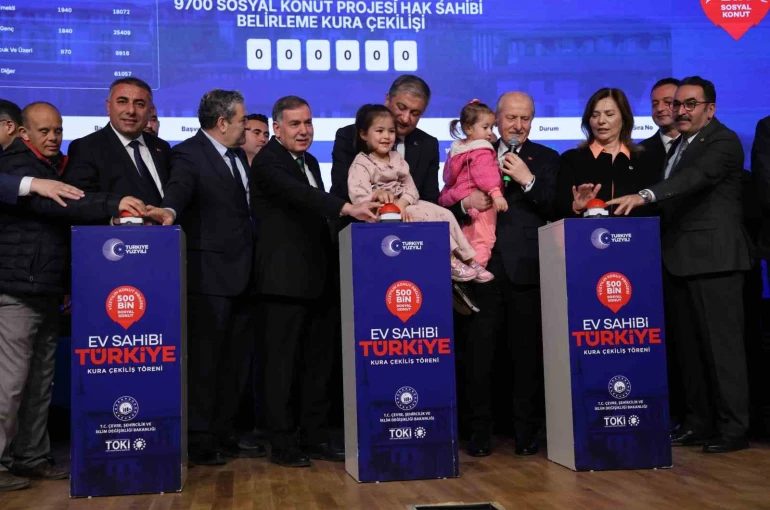 Adana’da ’Yüzyılın Konut Projesi’nin kuraları çekildi 