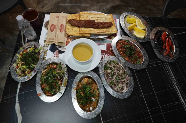 Adanalı kebapçılar Ramazan’a hazır: İftar sofralarında lezzet şöleni yaşanacak 