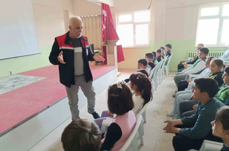 Adilcevaz’da öğrencilere gıda, hijyen ve israf bilinci eğitimi 