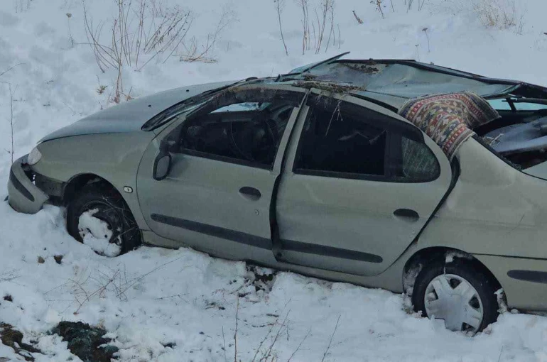 Adilcevaz’da otomobil takla attı: 5 yaralı 