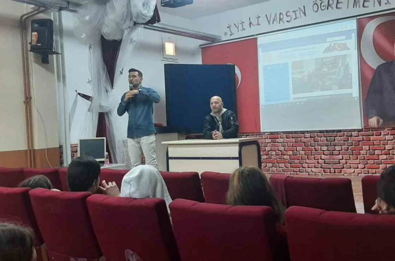 "Adım Adım Hedefime" projesi: Ortaokul öğrencilerine denizcilik lisesi tanıtıldı 