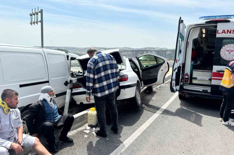 Adıyaman’da iki araç çarpıştı: 4 yaralı 