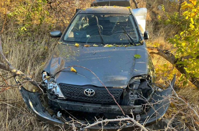 Adıyaman’da iki otomobil kafa kafaya çarpıştı: 2 yaralı 