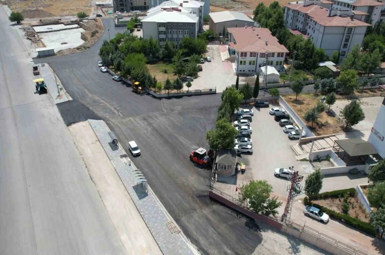 Adıyaman’da okul bölgesinde asfalt çalışmaları tamamlandı
