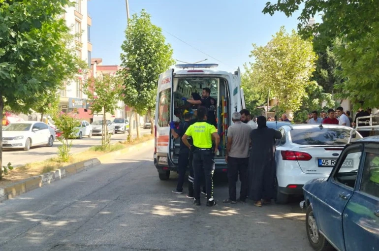 Adıyaman’da otomobilin çarptığı çocuk yaralandı