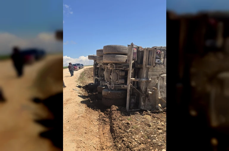 Adıyaman’da su tankeri devrildi 