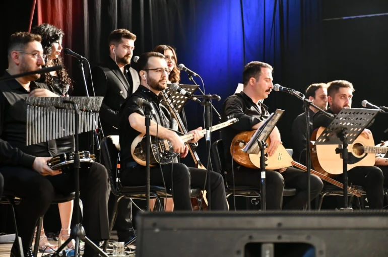 Adliye mensupları, meslektaşlarının konserinde doyasıya eğlendi 