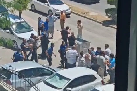 Adliye önünde yumruklu kavga 