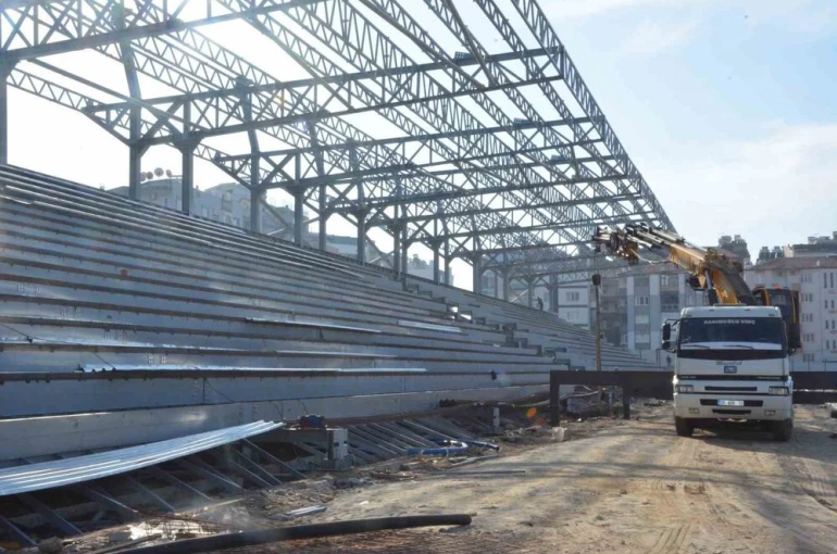 Adnan Menderes Stadı’nda çalışmalar sürüyor 