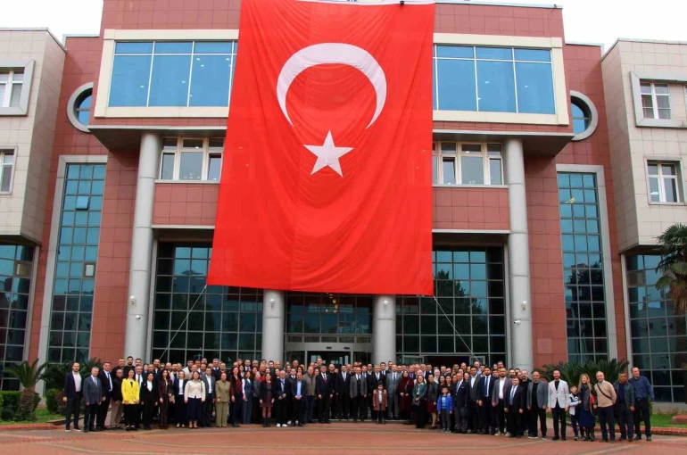 ADÜ’de geleneksel bayramlaşma töreni gerçekleşti 