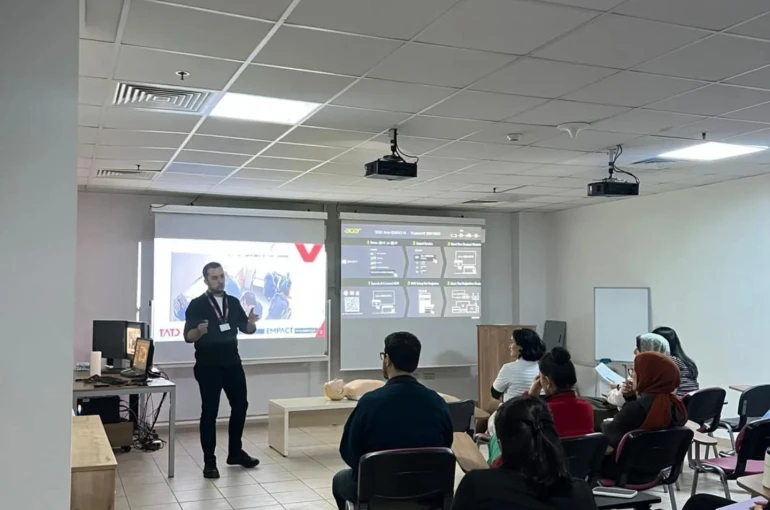 ADÜ’de sağlık çalışanlarına temel yaşam desteği eğitimi 