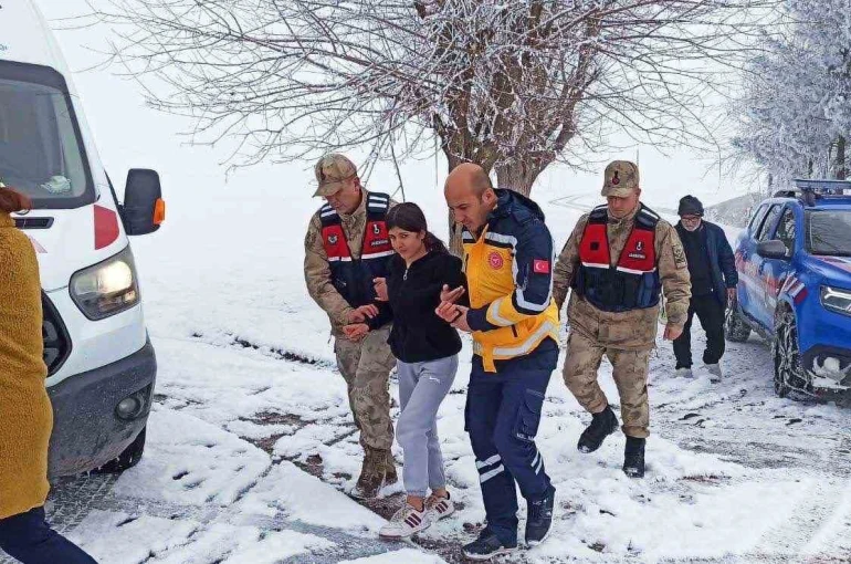 AFAD: "Turuncu ve sarı uyarı verilen illerde 22 bin 813 personel, 7 bin 689 araç/iş makinesi görev aldı" 