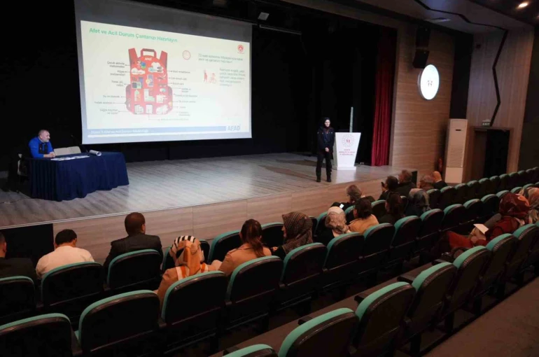 AFAD’dan sivil savunmacılara eğitim 