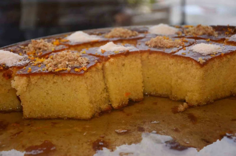 Afyonkarahisar’da tatlı satışları Ramazanla birlikte arttı 