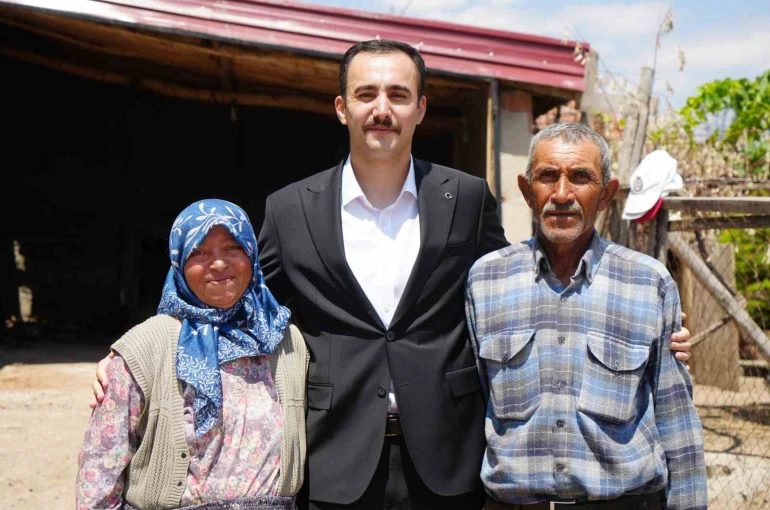 "Ağlama, canımıza bir şey olmadı" sözleri yüreklere dokunmuştu: Devlet yaşlı çifte sahip çıktı