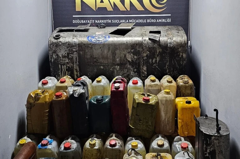 Ağrı’da tırlarda 761 kilo metamfetamin ele geçirildi