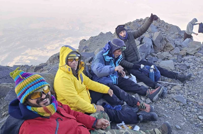 Ağrı Dağı’nda 4 günlük zirve yolculuğu