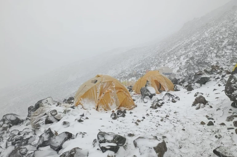 Ağrı Dağı’nda tırmanışa tipi engeli 