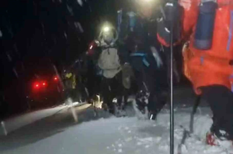 Ağrı Dağı’nda zirve tırmanışı yarıda kaldı 