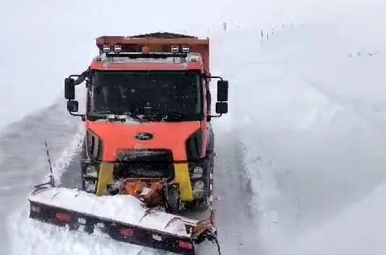 Ağrı-Kağızman kara yolunda yoğun tipi etkili oluyor