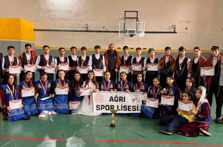 Ağrı Spor Lisesi bölge şampiyonu oldu 