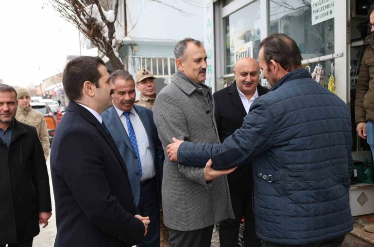 Ağrı Valisi Önder Bozkurt, Tutak ve Hamur ilçelerini ziyaret etti 