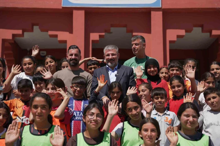 Ağrı’da 14 kütüphane hizmete açıldı, yeni okul projesinin temeli atıldı