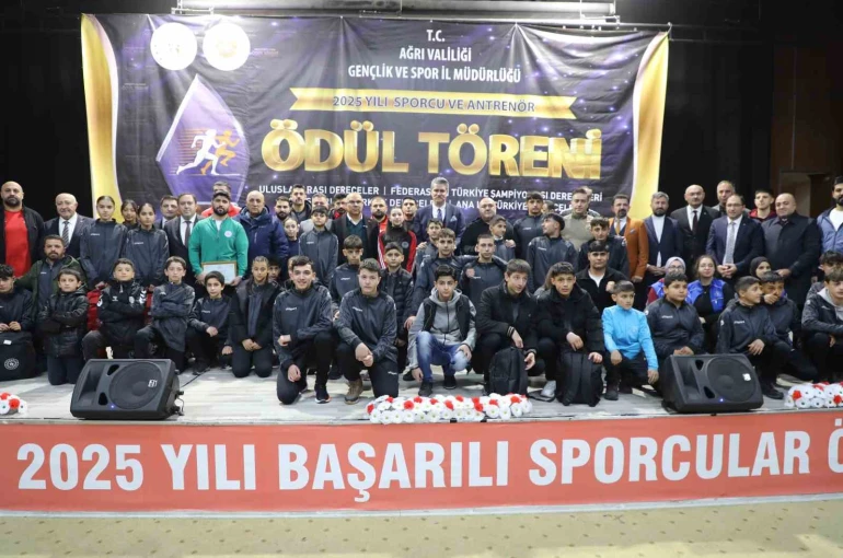 Ağrı’da 2025 yılı sporcu ve antrenör ödül töreni yapıldı 