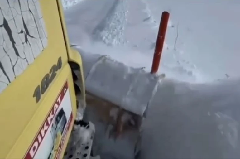 Ağrı’da kapanan köy yolları yeniden ulaşıma açıldı 