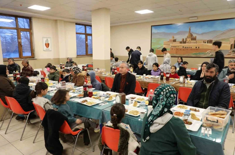 Ağrı’da öğrenci ve velilere yönelik iftar programı düzenlendi