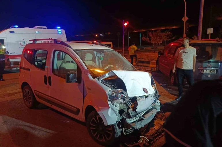 Ağrı’da trafik kazası: 3 yaralı