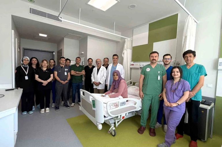 Ağrılarından kapalı ameliyatla kurtuldu 