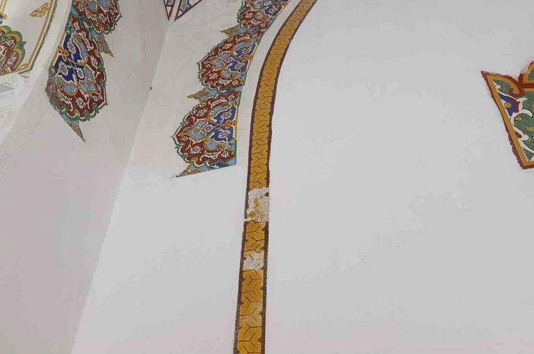 Ahi Evran’ın emaneti tehlikede: Camide bakımsızlık alarm veriyor 