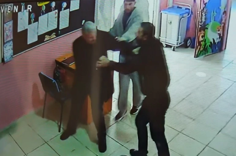 Ahlat’ta okul müdürlerine saldırı görüntüleri ortaya çıktı 