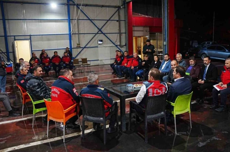 Ahmet Akın’dan Sındırgı’ya moral ziyareti 