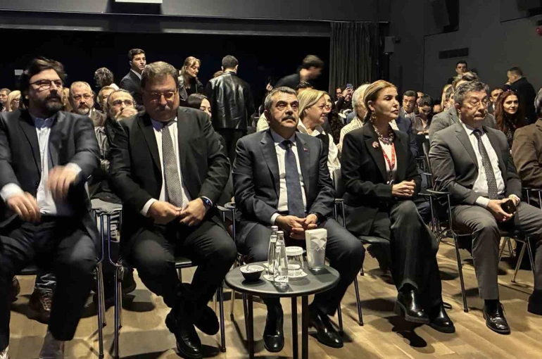 "Ailem" dizisinin ikinci sezonu Bakan Tekin ve Bakan Göktaş’ın katılımıyla tanıtıldı 