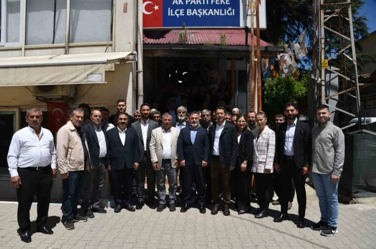 AK Parti Adana teşkilatı bayram boyunca sahadaydı